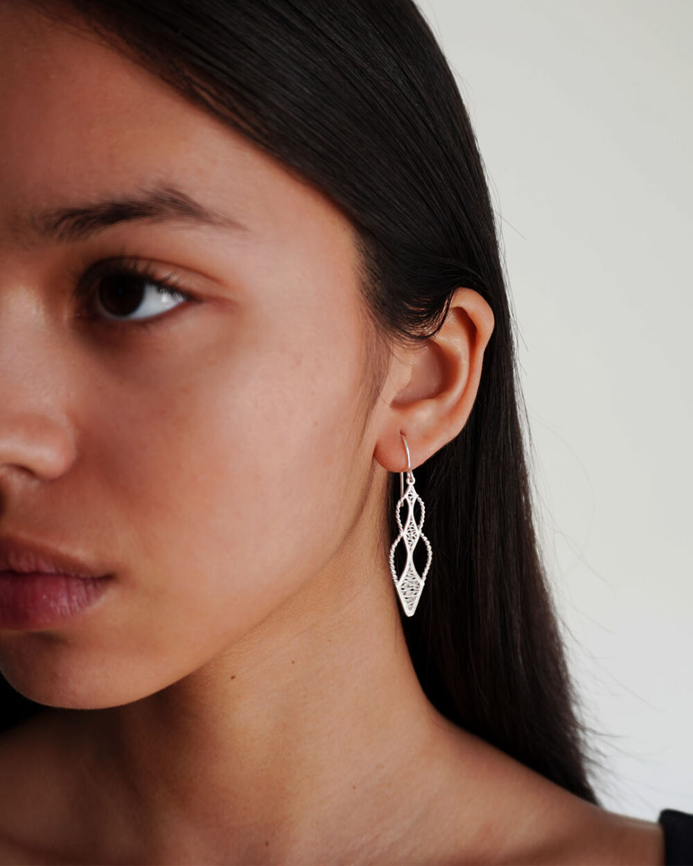 Aretes en plata, medianos, "Pétalos" - Image 2